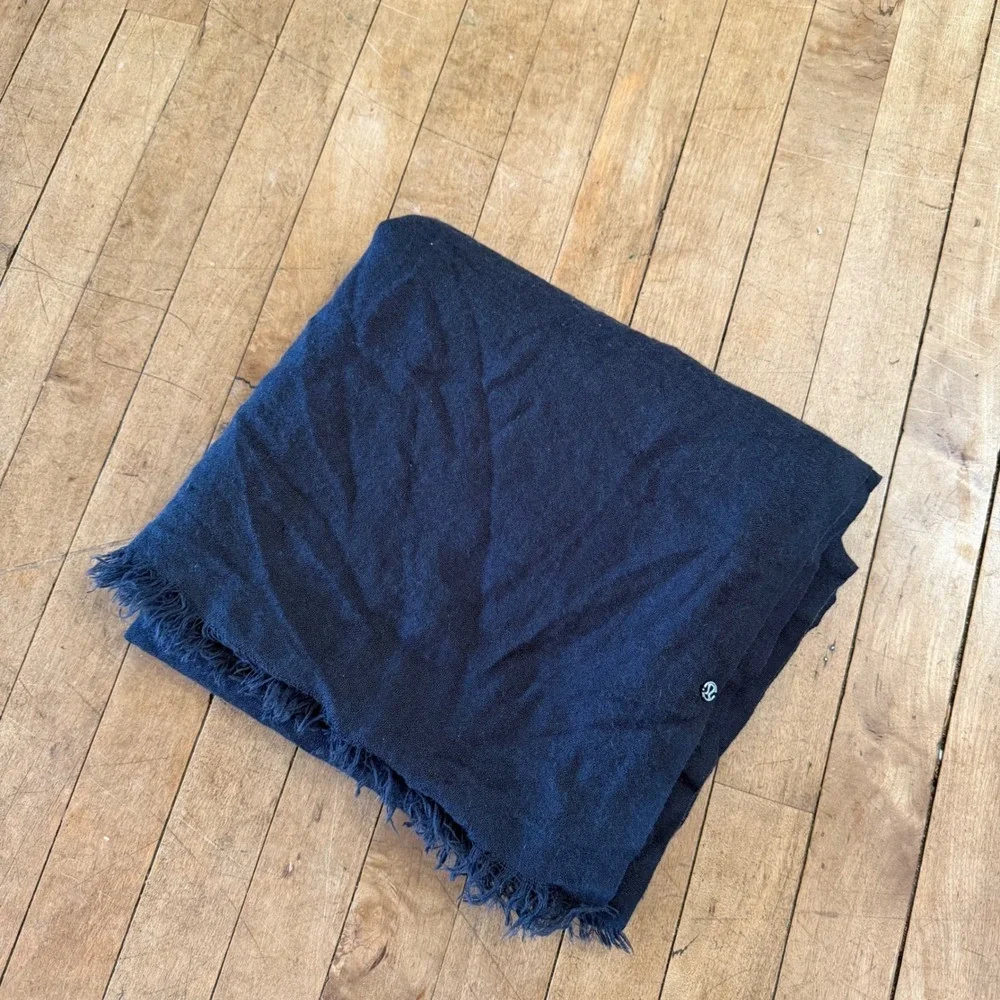 Lululemon Mudra‎ Scarf Deep Coal Frayed Ends Bamboo Rayon Woven 50